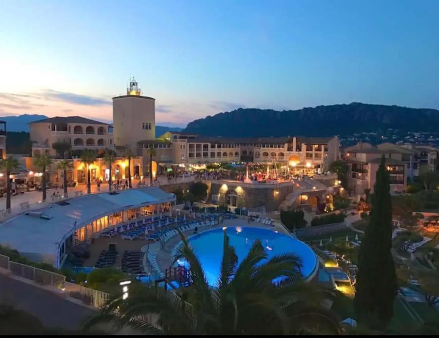 Village Cap Esterel, Piscine, Plage Saint-Raphael  Luaran gambar